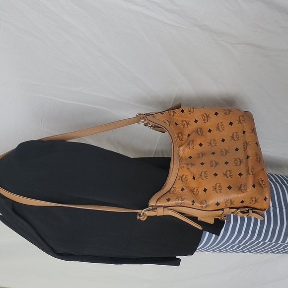 MCM Authentic - Picture 6 of 13